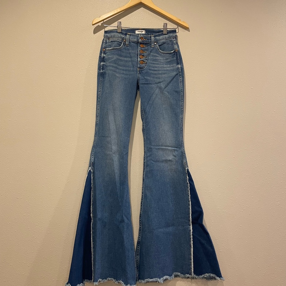 Women's Wrangler 2 Tone Button Fly Mega Flare Jeans